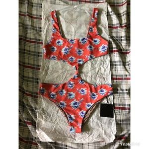 BNWT, size Large Acacia Colombia full piece